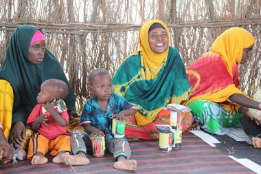 Der Klimawandel bedroht Gesundheit und Ernährung von Familien in Somalia. Im Projekt von action medeor lernen sie angepasste Anbaumethoden und Prävention von Krankheiten.