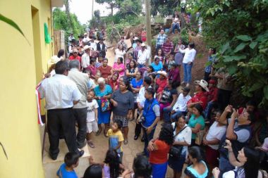 Unter großer Beteiligung der lokalen Bevölkerung wurde das Fortbildungszentrum in Guatemala eröffnet.