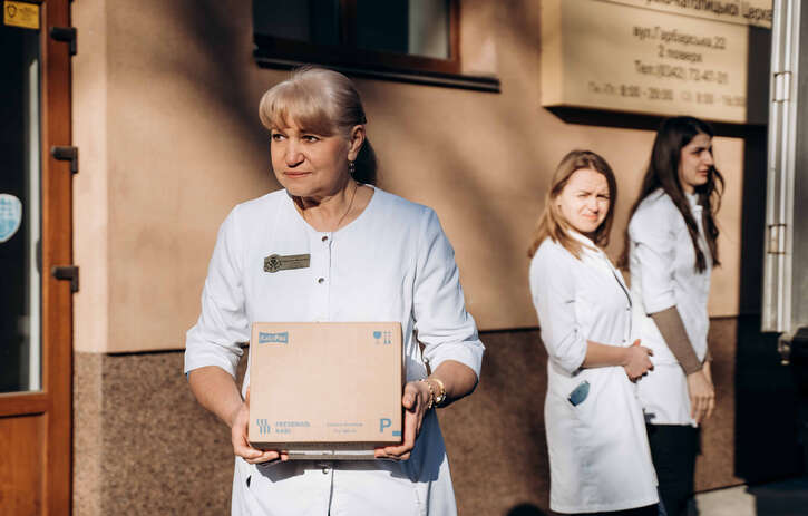 Seit Februar 2022 liefert action medeor Medikamente und medizinische Hilfsgüter in die Ukraine. Rund 250 ukrainische Krankenhäuser werden aus Tönisvorst beliefert wie hier das St. Lukas Krankenhaus in Ivano-Frankivsk.  