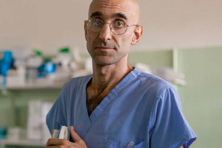 Dr. Tom Catena im Mother of Mercy Hospital