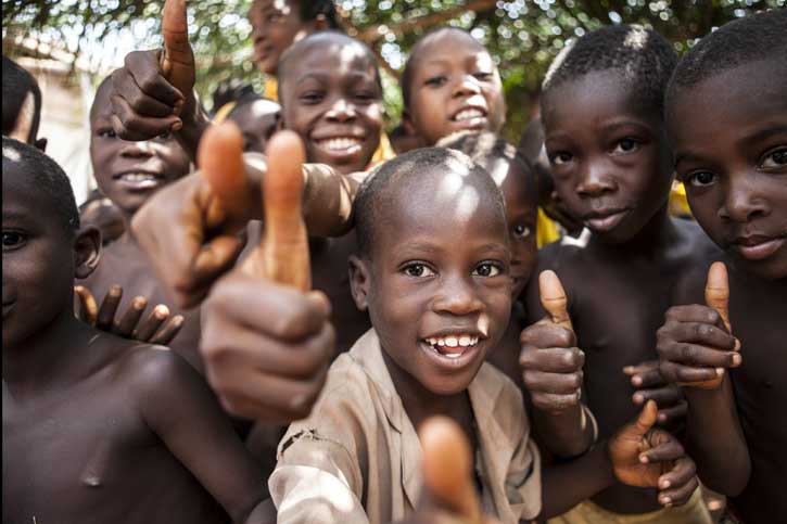 Kinder, die in Togo über Malaria informiert wurden.