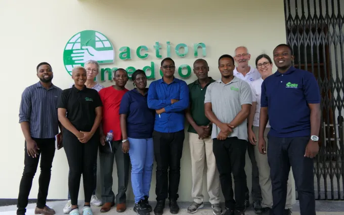 Das Team von action medeor Tansania